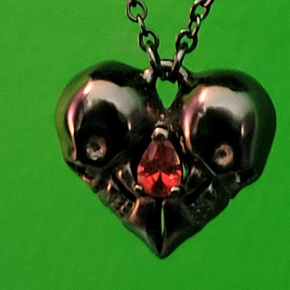 Vancaro 2 Skull 💀 Gun Metal Black Necklace With Center Red Stone.